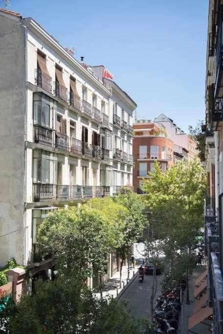 Un Fascinante Estudio En Madrid Centro Kültér fotó